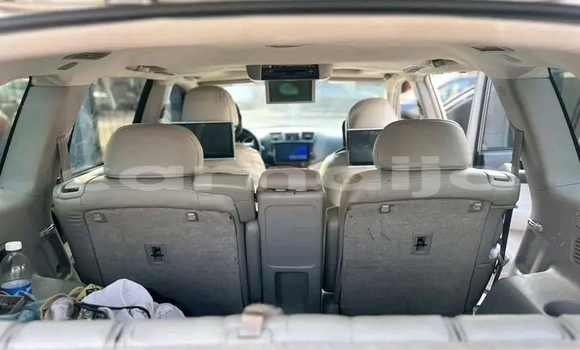 Buy Used Toyota Highlander White Car in Abuja in Lagos State Buy Used Toyota Highlander White Car in Abuja in Lagos State