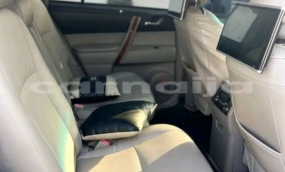 Buy Used Toyota Highlander White Car in Abuja in Lagos State Buy Used Toyota Highlander White Car in Abuja in Lagos State
