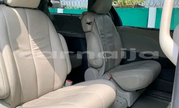Buy Used Toyota Sienna Red Car in Abuja in Lagos State Buy Used Toyota Sienna Red Car in Abuja in Lagos State