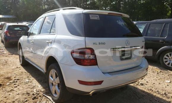 Acheter Neuf Voiture Mercedes-Benz ML–Class Blanc à Lagos, État de Lagos Acheter Neuf Voiture Mercedes-Benz ML–Class Blanc à Lagos, État de Lagos