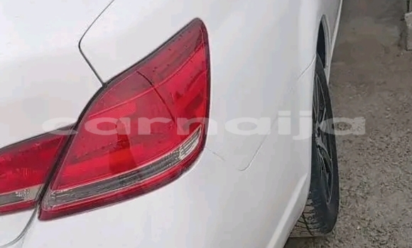 Buy Used Toyota Avalon White Car in Abuja in Lagos State
