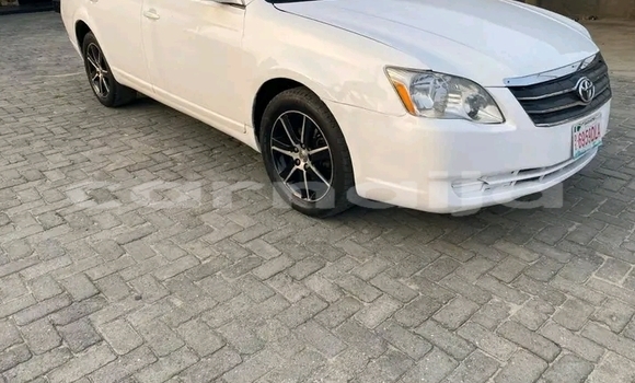 Buy Used Toyota Avalon White Car in Abuja in Lagos State Buy Used Toyota Avalon White Car in Abuja in Lagos State