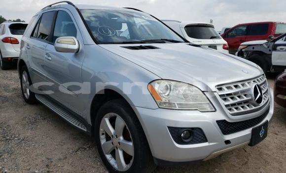 Acheter Neuf Voiture Mercedes-Benz ML–Class Gris à Lagos, État de Lagos Acheter Neuf Voiture Mercedes-Benz ML–Class Gris à Lagos, État de Lagos