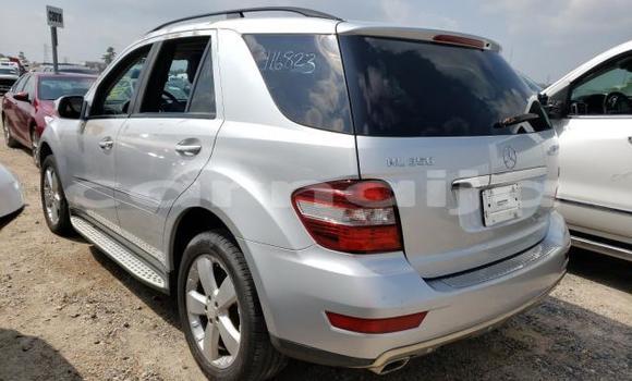 Acheter Neuf Voiture Mercedes-Benz ML–Class Gris à Lagos, État de Lagos Acheter Neuf Voiture Mercedes-Benz ML–Class Gris à Lagos, État de Lagos