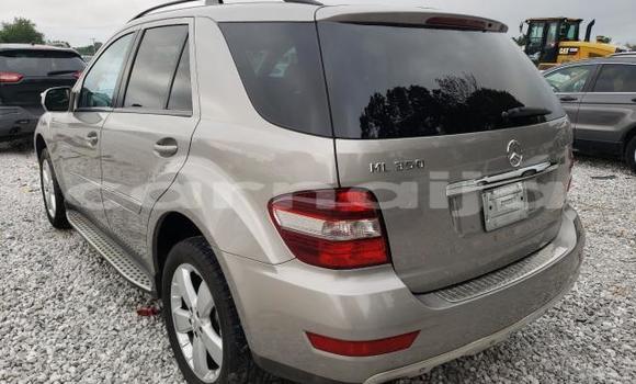 Acheter Neuf Voiture Mercedes-Benz ML–Class Marron à Lagos, État de Lagos Acheter Neuf Voiture Mercedes-Benz ML–Class Marron à Lagos, État de Lagos