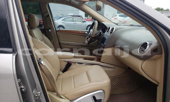 Acheter Neuf Voiture Mercedes-Benz ML–Class Marron à Lagos, État de Lagos Acheter Neuf Voiture Mercedes-Benz ML–Class Marron à Lagos, État de Lagos