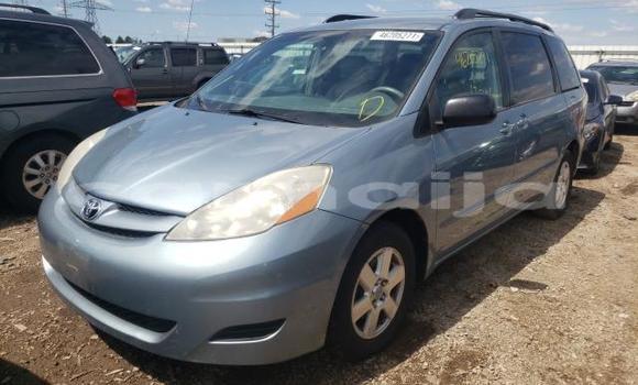 Buy New Toyota Sienna Silver Car in Lagos in Lagos State Buy New Toyota Sienna Silver Car in Lagos in Lagos State