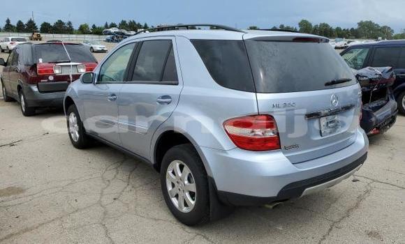 Acheter Neuf Voiture Mercedes-Benz ML–Class Bleu à Lagos, État de Lagos Acheter Neuf Voiture Mercedes-Benz ML–Class Bleu à Lagos, État de Lagos