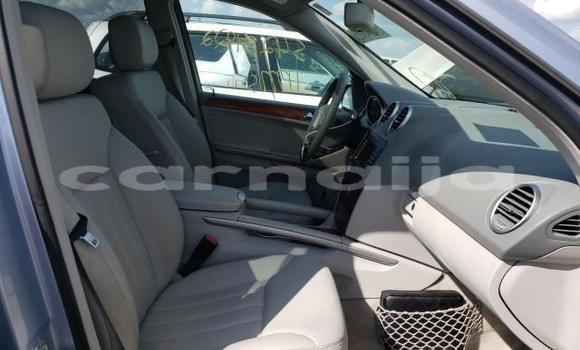 Acheter Neuf Voiture Mercedes-Benz ML–Class Bleu à Lagos, État de Lagos Acheter Neuf Voiture Mercedes-Benz ML–Class Bleu à Lagos, État de Lagos