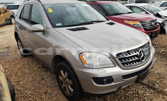 Acheter Neuf Voiture Mercedes-Benz ML–Class Marron à Lagos, État de Lagos Acheter Neuf Voiture Mercedes-Benz ML–Class Marron à Lagos, État de Lagos