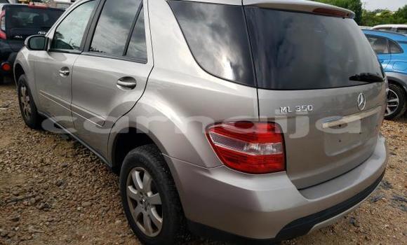 Acheter Neuf Voiture Mercedes-Benz ML–Class Marron à Lagos, État de Lagos Acheter Neuf Voiture Mercedes-Benz ML–Class Marron à Lagos, État de Lagos