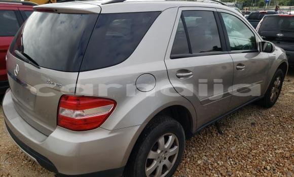 Acheter Neuf Voiture Mercedes-Benz ML–Class Marron à Lagos, État de Lagos Acheter Neuf Voiture Mercedes-Benz ML–Class Marron à Lagos, État de Lagos