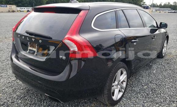 Acheter Neuf Voiture Volvo V60 Noir à Lagos, État de Lagos Acheter Neuf Voiture Volvo V60 Noir à Lagos, État de Lagos