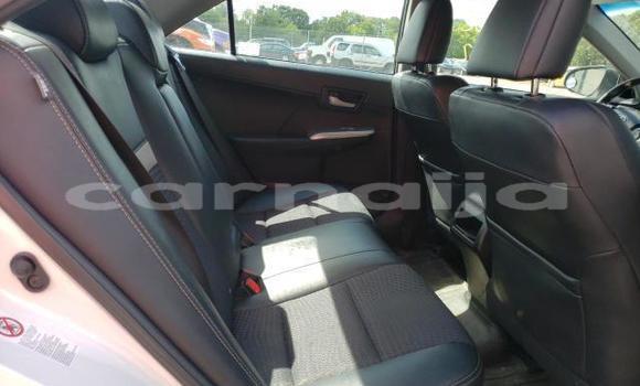 Acheter Neuf Voiture Toyota Camry Blanc à Lagos, État de Lagos Acheter Neuf Voiture Toyota Camry Blanc à Lagos, État de Lagos