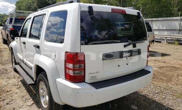 Acheter Neuf Voiture Jeep Liberty Blanc à Lagos, État de Lagos Acheter Neuf Voiture Jeep Liberty Blanc à Lagos, État de Lagos