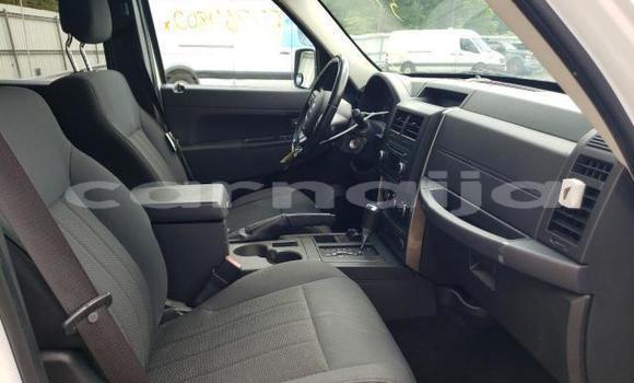 Acheter Neuf Voiture Jeep Liberty Blanc à Lagos, État de Lagos Acheter Neuf Voiture Jeep Liberty Blanc à Lagos, État de Lagos