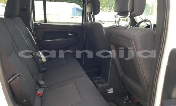 Acheter Neuf Voiture Jeep Liberty Blanc à Lagos, État de Lagos Acheter Neuf Voiture Jeep Liberty Blanc à Lagos, État de Lagos