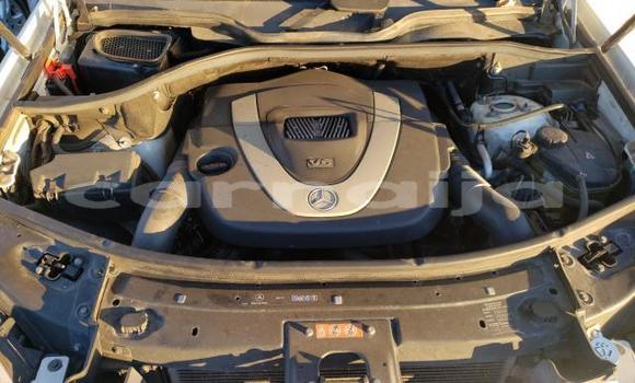 Acheter Occasion Voiture Mercedes-Benz ML–Class Blanc à Lagos, État de Lagos Acheter Occasion Voiture Mercedes-Benz ML–Class Blanc à Lagos, État de Lagos