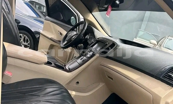 Buy Used Toyota Venza White Car in Abuja in Lagos State