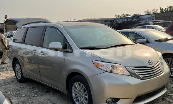 Buy Used Toyota Sienna Other Car in Lagos in Lagos State