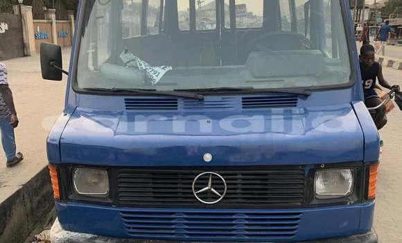 Acheter Occasion Voiture Mercedes-Benz 270D Bleu à Lagos, État de Lagos