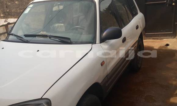 Acheter Occasion Voiture Toyota RAV4 Blanc à Lagos, État de Lagos Acheter Occasion Voiture Toyota RAV4 Blanc à Lagos, État de Lagos