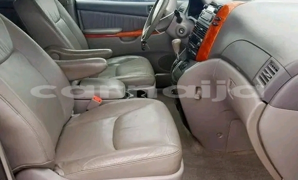 Acheter Occasion Voiture Toyota Sienna Beige à Lagos, État de Lagos Acheter Occasion Voiture Toyota Sienna Beige à Lagos, État de Lagos