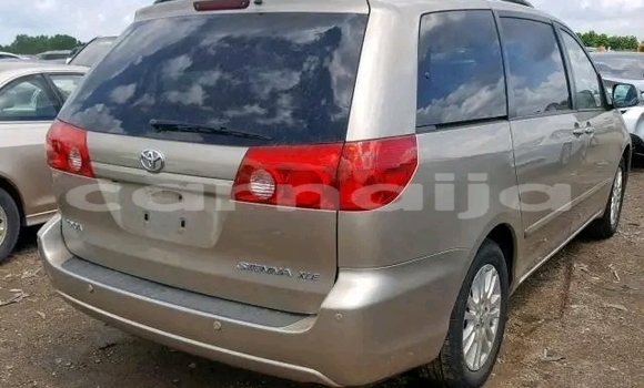 Acheter Occasion Voiture Toyota Sienna Beige à Lagos, État de Lagos Acheter Occasion Voiture Toyota Sienna Beige à Lagos, État de Lagos
