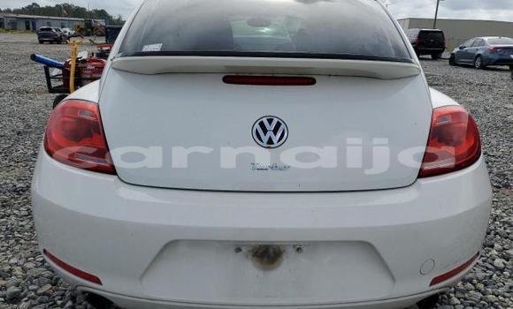 Acheter Neuf Voiture Volkswagen Beetle Blanc à Lagos, État de Lagos Acheter Neuf Voiture Volkswagen Beetle Blanc à Lagos, État de Lagos