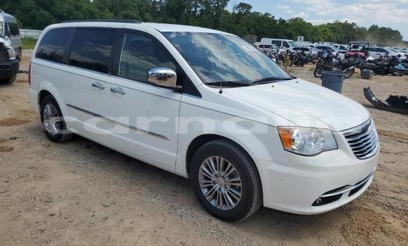 Acheter Neuf Voiture Chrysler Town & Country Blanc à Lagos, État de Lagos Acheter Neuf Voiture Chrysler Town & Country Blanc à Lagos, État de Lagos