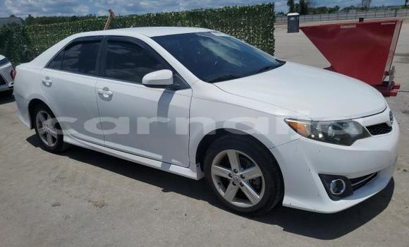 Acheter Neuf Voiture Toyota Camry Blanc à Lagos, État de Lagos Acheter Neuf Voiture Toyota Camry Blanc à Lagos, État de Lagos