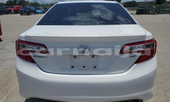 Acheter Neuf Voiture Toyota Camry Blanc à Lagos, État de Lagos Acheter Neuf Voiture Toyota Camry Blanc à Lagos, État de Lagos
