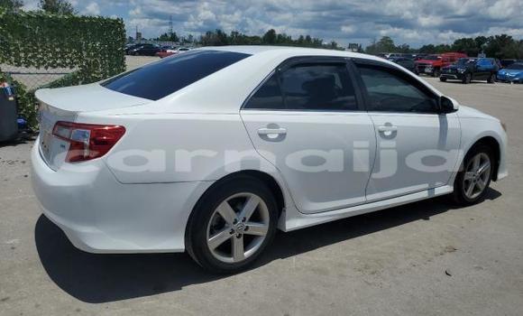 Acheter Neuf Voiture Toyota Camry Blanc à Lagos, État de Lagos Acheter Neuf Voiture Toyota Camry Blanc à Lagos, État de Lagos