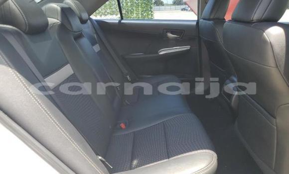 Acheter Neuf Voiture Toyota Camry Blanc à Lagos, État de Lagos Acheter Neuf Voiture Toyota Camry Blanc à Lagos, État de Lagos