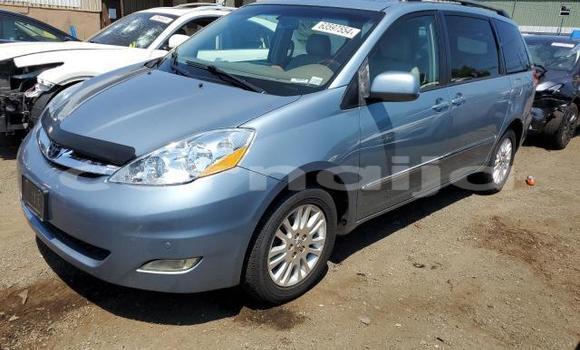 Buy New Toyota Sienna Blue Car in Lagos in Lagos State