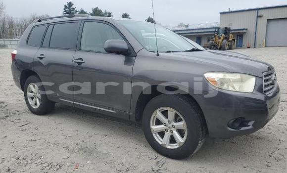Buy New Toyota Highlander Silver Car in Lagos in Lagos State Buy New Toyota Highlander Silver Car in Lagos in Lagos State