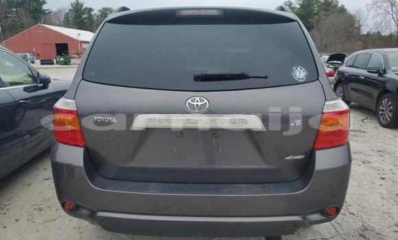 Buy New Toyota Highlander Silver Car in Lagos in Lagos State Buy New Toyota Highlander Silver Car in Lagos in Lagos State