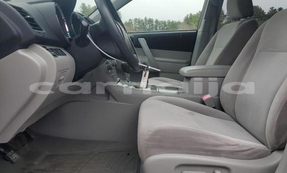 Buy New Toyota Highlander Silver Car in Lagos in Lagos State Buy New Toyota Highlander Silver Car in Lagos in Lagos State