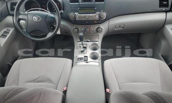 Buy New Toyota Highlander Silver Car in Lagos in Lagos State Buy New Toyota Highlander Silver Car in Lagos in Lagos State