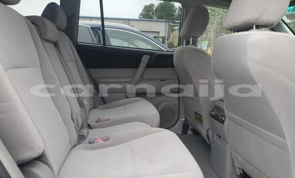 Buy New Toyota Highlander Silver Car in Lagos in Lagos State Buy New Toyota Highlander Silver Car in Lagos in Lagos State