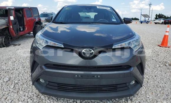 Acheter Neuf Voiture Toyota C-HR Noir à Lagos, État de Lagos Acheter Neuf Voiture Toyota C-HR Noir à Lagos, État de Lagos