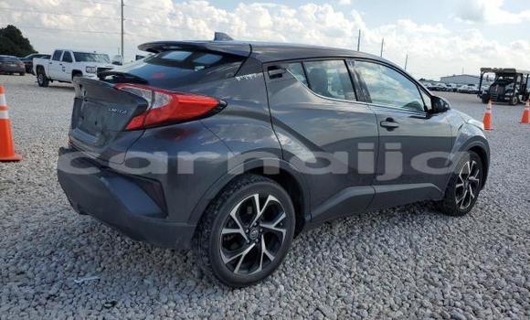 Acheter Neuf Voiture Toyota C-HR Noir à Lagos, État de Lagos Acheter Neuf Voiture Toyota C-HR Noir à Lagos, État de Lagos