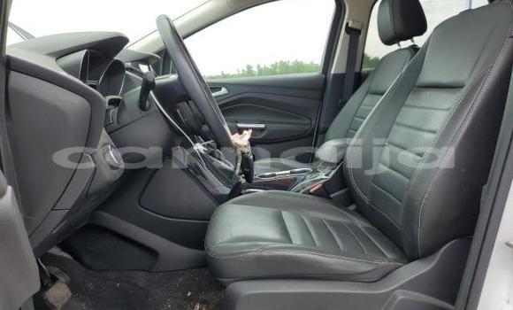 Acheter Neuf Voiture Ford Escape Blanc à Lagos, État de Lagos Acheter Neuf Voiture Ford Escape Blanc à Lagos, État de Lagos