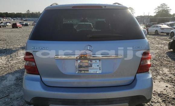 Acheter Neuf Voiture Mercedes-Benz ML–Class Bleu à Lagos, État de Lagos Acheter Neuf Voiture Mercedes-Benz ML–Class Bleu à Lagos, État de Lagos