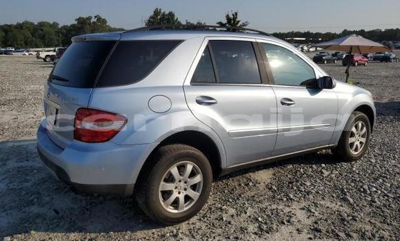 Acheter Neuf Voiture Mercedes-Benz ML–Class Bleu à Lagos, État de Lagos Acheter Neuf Voiture Mercedes-Benz ML–Class Bleu à Lagos, État de Lagos