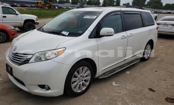 Acheter Neuf Voiture Toyota Sienna Blanc à Lagos, État de Lagos Acheter Neuf Voiture Toyota Sienna Blanc à Lagos, État de Lagos