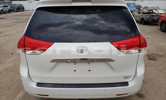 Acheter Neuf Voiture Toyota Sienna Blanc à Lagos, État de Lagos Acheter Neuf Voiture Toyota Sienna Blanc à Lagos, État de Lagos