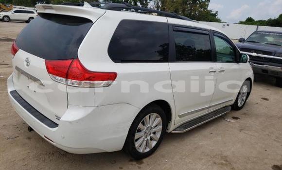 Acheter Neuf Voiture Toyota Sienna Blanc à Lagos, État de Lagos Acheter Neuf Voiture Toyota Sienna Blanc à Lagos, État de Lagos