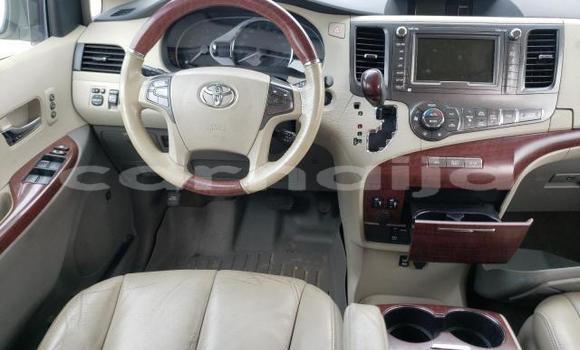 Acheter Neuf Voiture Toyota Sienna Blanc à Lagos, État de Lagos Acheter Neuf Voiture Toyota Sienna Blanc à Lagos, État de Lagos