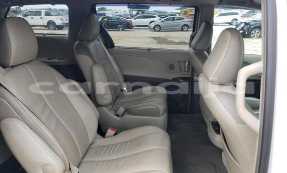 Acheter Neuf Voiture Toyota Sienna Blanc à Lagos, État de Lagos Acheter Neuf Voiture Toyota Sienna Blanc à Lagos, État de Lagos